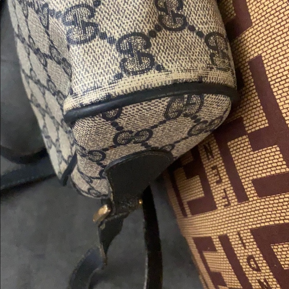 Vintage Gucci crossbody purse - Picture 8 of 12